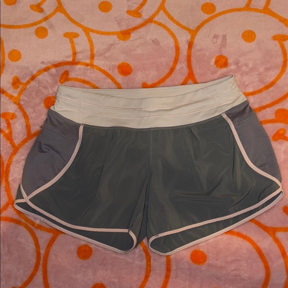 Lululemon Run In the Sun Shorts 4 in